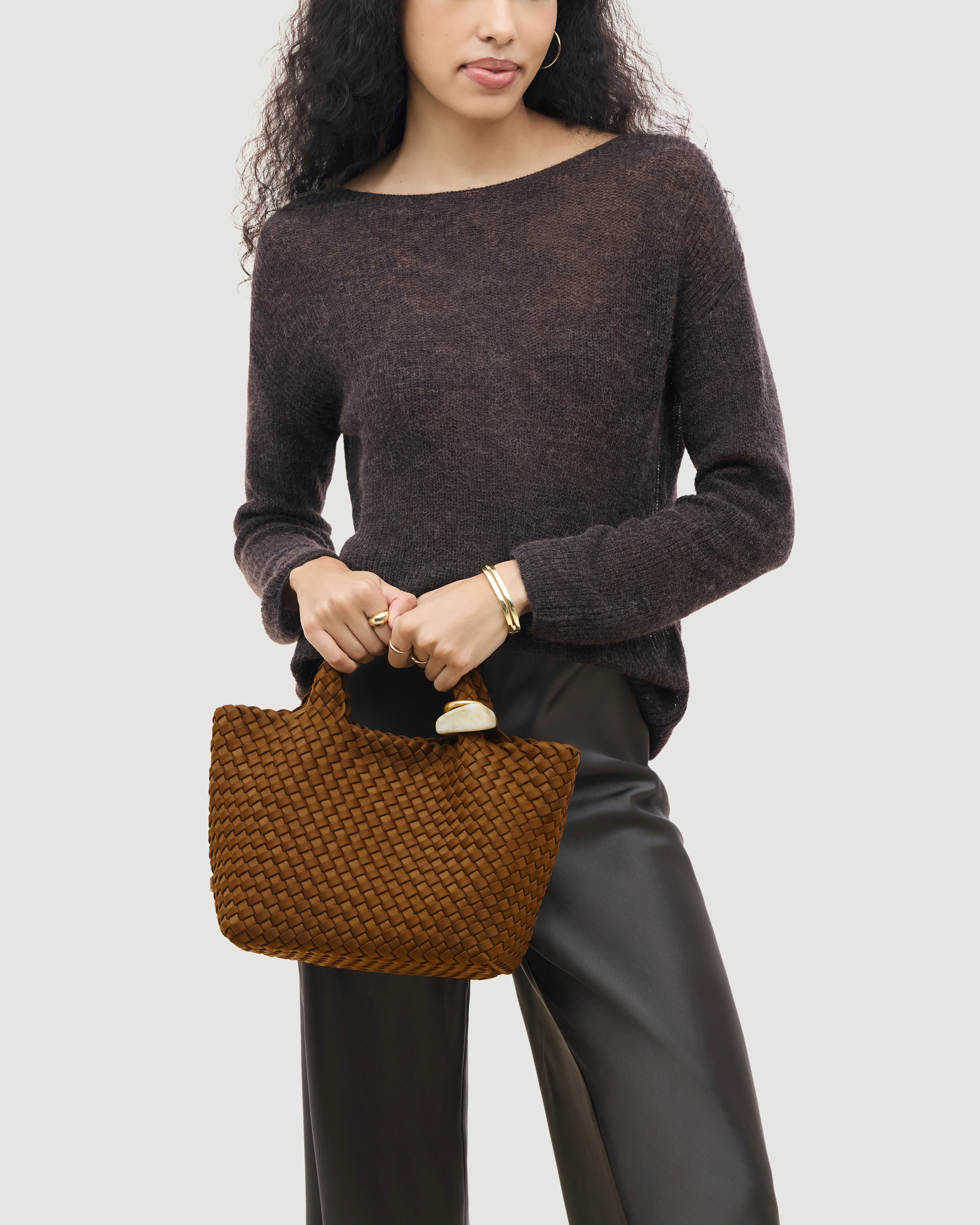 St. Barths Small Tote Beads | Teak - Image 5